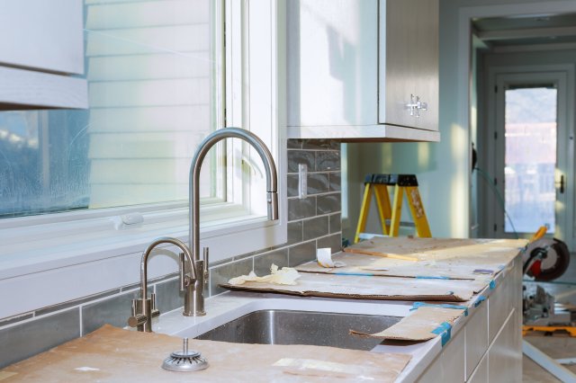 DIY Tips: Applying the Best Sealant on Your Kitchen Backsplash