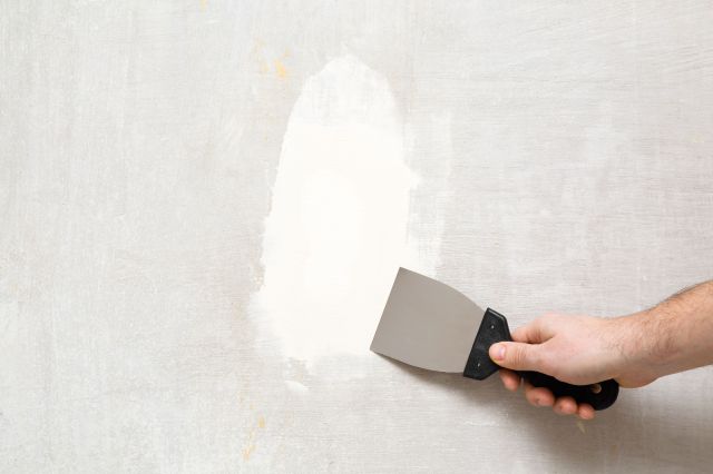 How to Match Paint Colors Perfectly for Spot Repairs on Walls